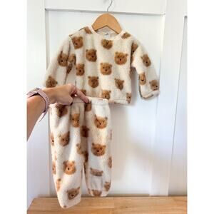 Baby Gap Sherpa bear set. Size 6-12 months